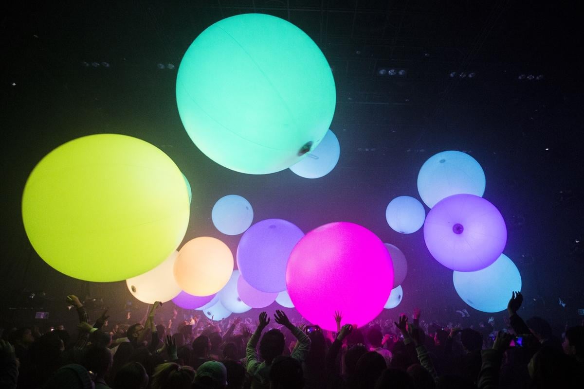 width=1200,format=jpeg