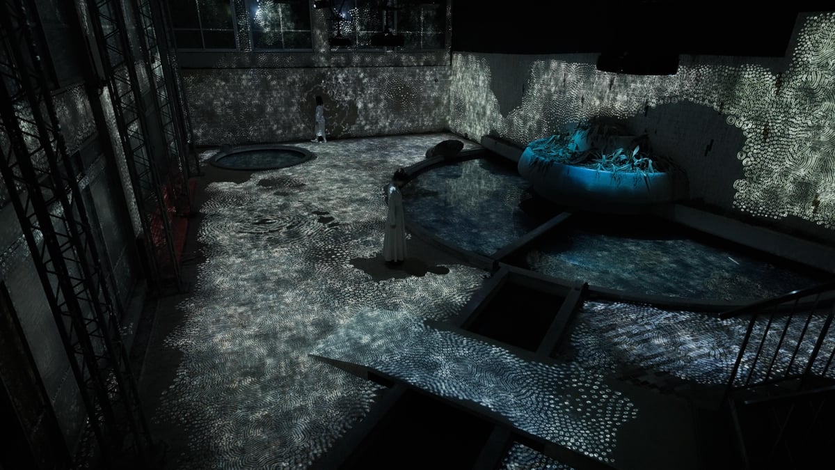 廃墟の湯屋の連続する存在 / Continuous Existence in the Bath House