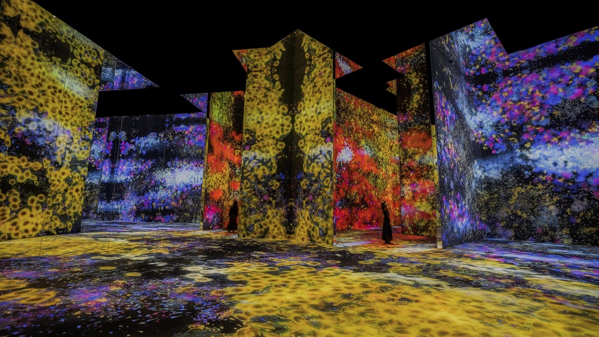 Flower Forest: Lost, Immersed and Reborn