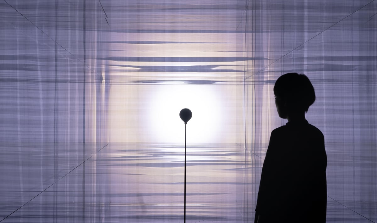 質量のない太陽、歪んだ空間 / Massless Sun, Distorted Space
