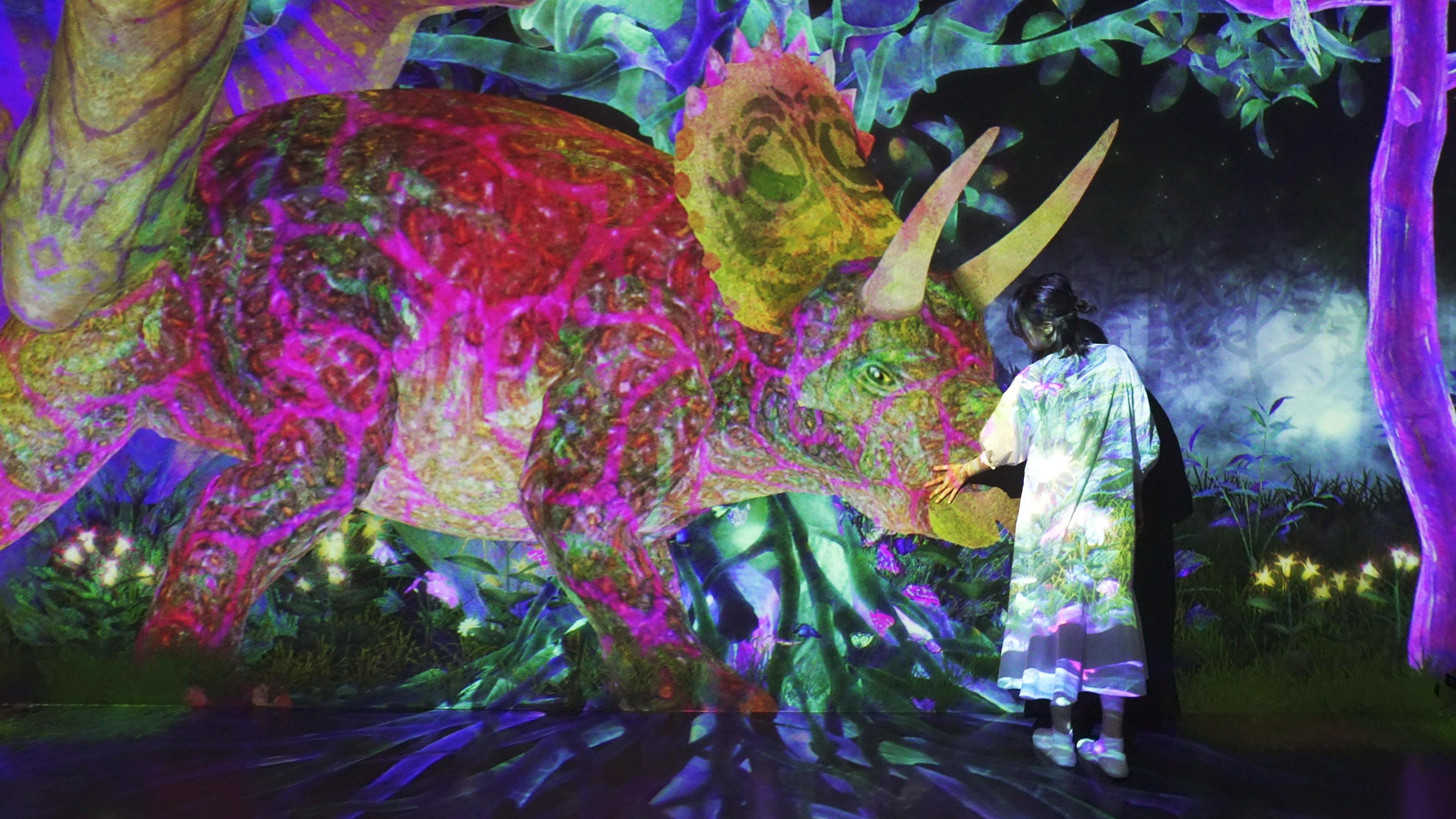 Galaxy ＆ チームラボ：つかまえて集める恐竜の森 | teamLab / チームラボ